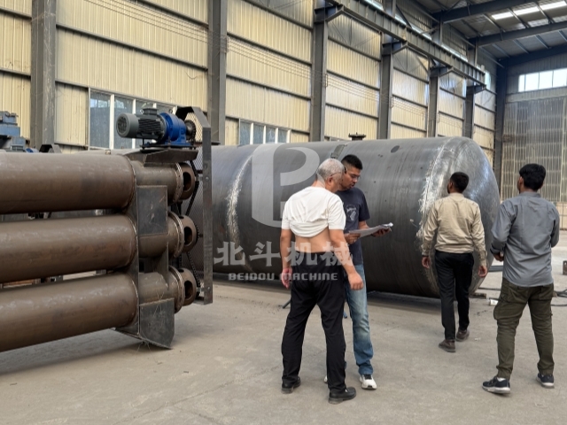 北斗機(jī)械炭化爐_20250904084121_317_6_副本.jpg